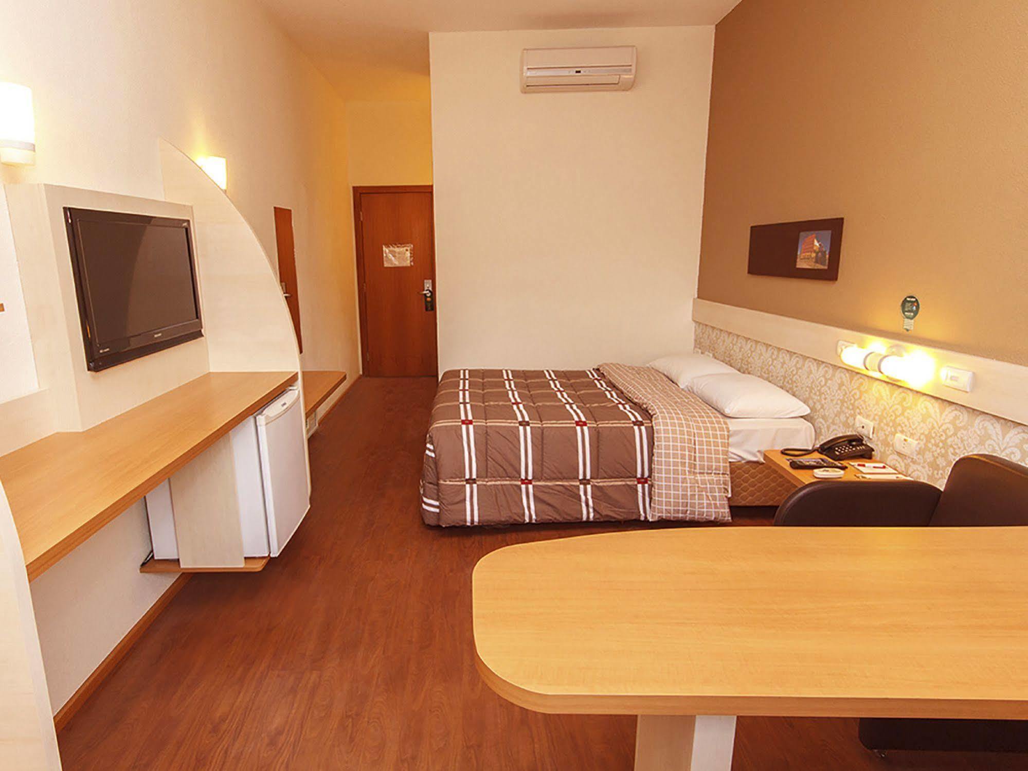 Hotel 10 Joinville Exterior foto